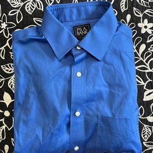 (393)NWOT Mens long sleeve dress shirt by Jos A Bank. Size 151/2-34. Royal blue